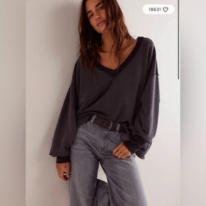 Free People Black Oversized Sweatshirt - NWOT🖤